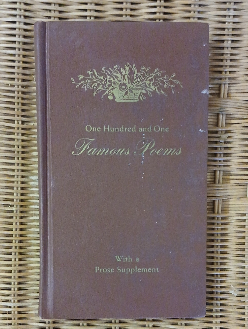 One Hundred and One Famous Poems - Brown Hardcover